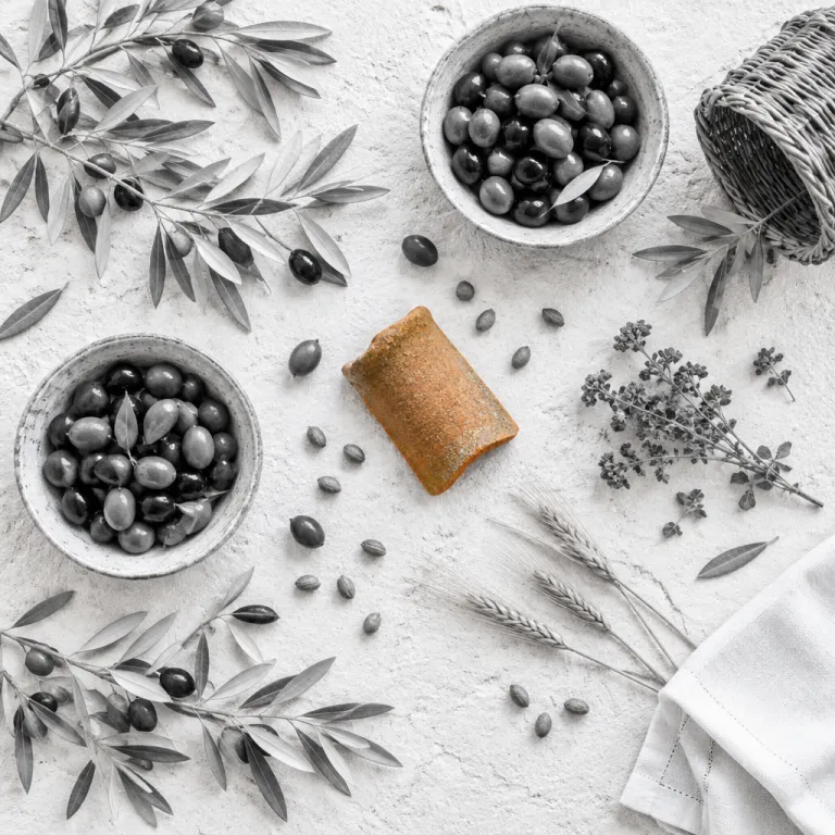 Puglia's autumn palette: the olive groves turn silver, the masserias empty out and the light changes everything